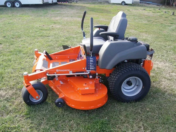 Husqvarna MZ61 61″ Zero Turn Lawns Mowers 24HP KAW (Scratch and Dent) - Image 3