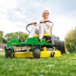 John Deere Z335E 42″ (107cm) Zero-Turn - Image 2
